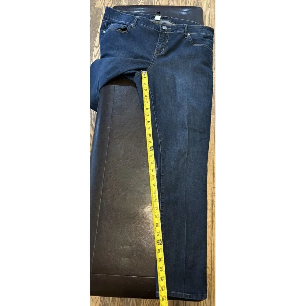 Torrid Women's Jeans Sz 16R Straight Fit Medium Wash Mid‎ Rise